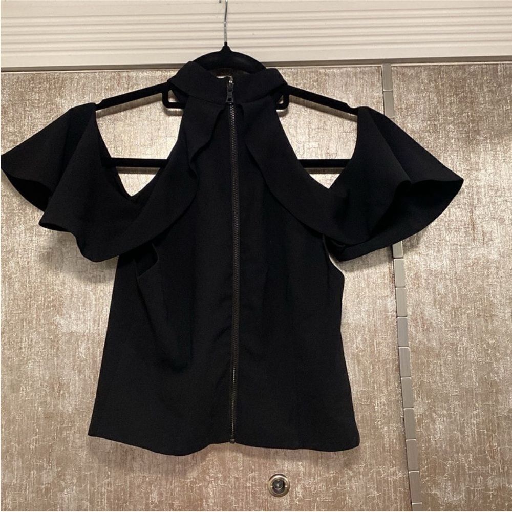 Alice + Olivia Black Cold Shoulder Crop Top, XS - Picture 4 of 6